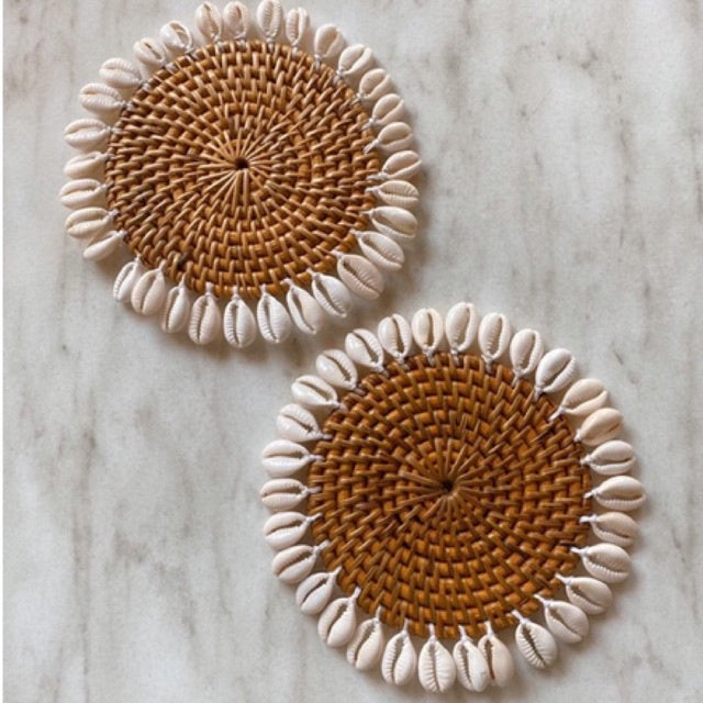 Shell Caoster Set of Honey Rattan Shell Coaster, Cowrie Shell Rattan – oramicin